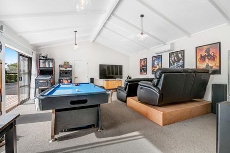Photo of property in 18 Glengarry Avenue, Manly, Whangaparaoa, 0930