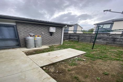 Photo of property in 8b Martin Road, Manurewa, Auckland, 2102