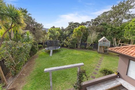 Photo of property in 16 Monkton Close, Greenhithe, Auckland, 0632
