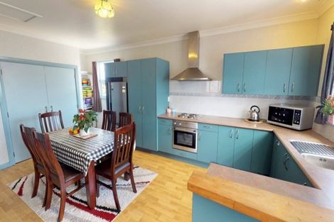 Photo of property in 7 Winchester Street, Levin, 5510