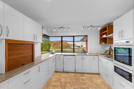 Photo of property in 14 Easton Way, Levin, 5510