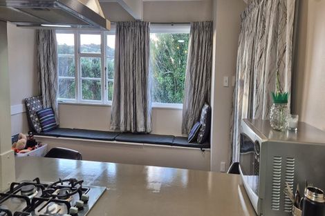 Photo of property in 11 Miles Crescent, Newlands, Wellington, 6037