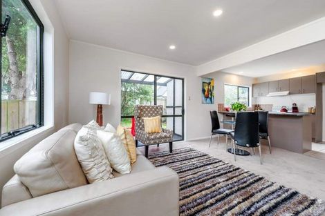 Photo of property in 12 Caspian Close, New Lynn, Auckland, 0600