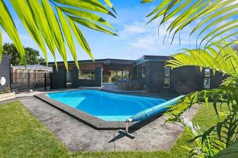 Photo of property in 5b Wesley Avenue, Frankleigh Park, New Plymouth, 4310