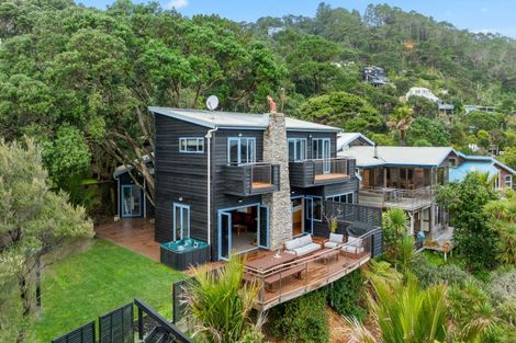 Photo of property in 84 Domain Crescent, Muriwai, Waimauku, 0881