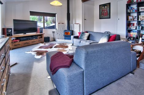 Photo of property in 43 Adam Sunde Place, Glen Eden, Auckland, 0602