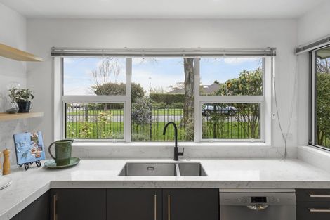 Photo of property in 4 Levinge Lane, Hillmorton, Christchurch, 8024
