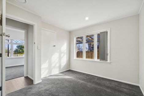 Photo of property in 22 Ranfurly Road, Papatoetoe, Auckland, 2104