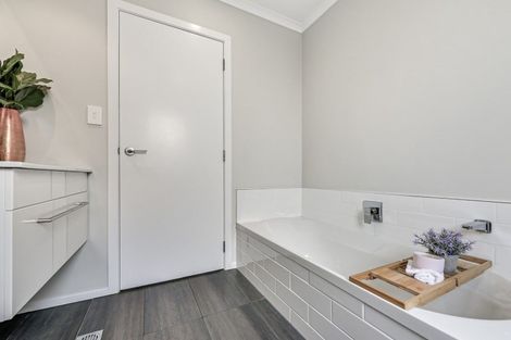 Photo of property in 10 Retallick Place, Flagstaff, Hamilton, 3210