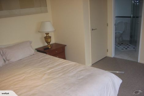 Photo of property in 4 Lyons Crescent, Strathmore Park, Wellington, 6022