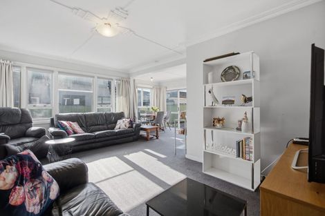 Photo of property in 1/5 Rainsford Street, Moturoa, New Plymouth, 4310