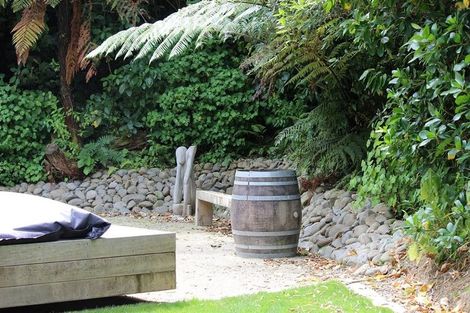 Photo of property in 2 Corrondella Grove, Belmont, Lower Hutt, 5010