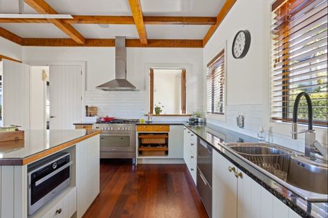 Photo of property in 21 Penwood Close, East Tamaki Heights, Auckland, 2016