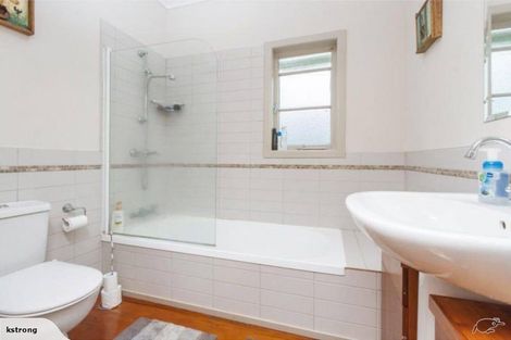 Photo of property in 216 Rangatira Road, Beach Haven, Auckland, 0626
