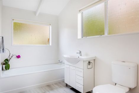 Photo of property in 1/12 Kenef Road, Paremata, Porirua, 5024