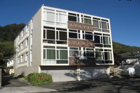 Photo of property in 39 Marine Parade, Eastbourne, Lower Hutt, 5013