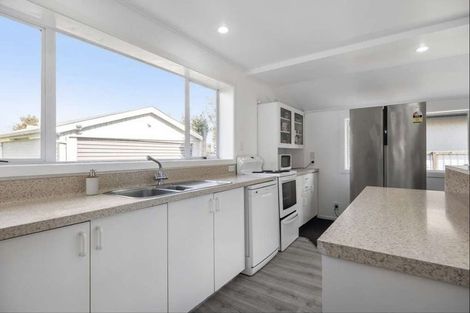 Photo of property in 63 Northcote Road, Northcote, Christchurch, 8052