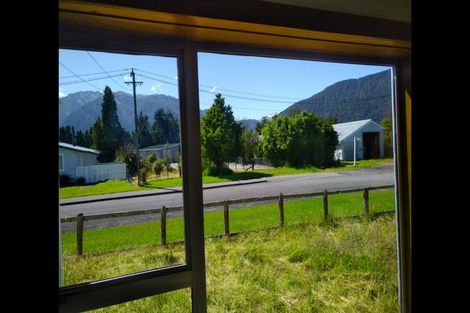 Photo of property in 2 Murray Street, Whataroa, 7886