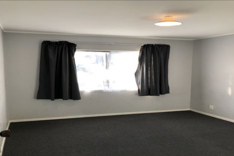 Photo of property in 2/13 Craigbank Avenue, New Lynn, Auckland, 0600