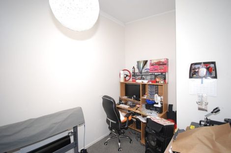 Photo of property in 2/64 Exmouth Road, Northcote, Auckland, 0627