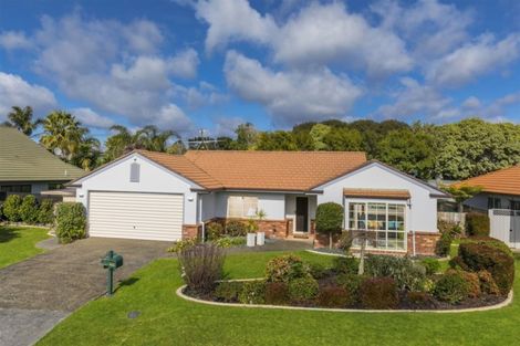 Photo of property in 18 Graven Court, Henderson, Auckland, 0612