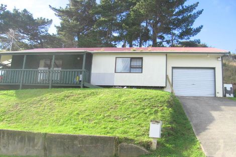 Photo of property in 1 Spruce Grove, Ranui, Porirua, 5024