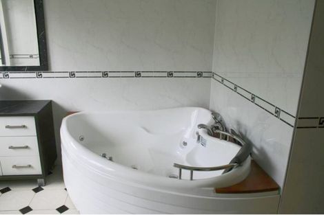 Photo of property in 9 Graceview Way, West Harbour, Auckland, 0618