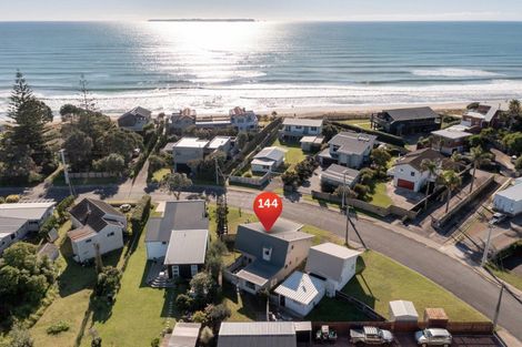 Photo of property in 144 Karewa Parade, Papamoa Beach, Papamoa, 3118