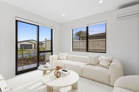 Photo of property in 93 Pepene Avenue, Takanini, Auckland, 2112