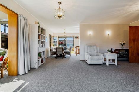 Photo of property in 38 Edward Avenue, Orewa, 0931