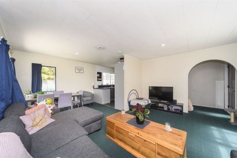 Photo of property in 19 Ashton Place, Highbury, Palmerston North, 4412