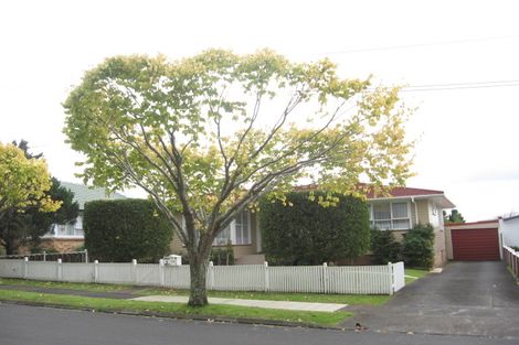 Photo of property in 5 Ussher Place, Pakuranga Heights, Auckland, 2010