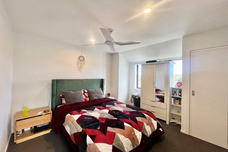 Photo of property in 10/1 Fruitvale Road, New Lynn, Auckland, 0600