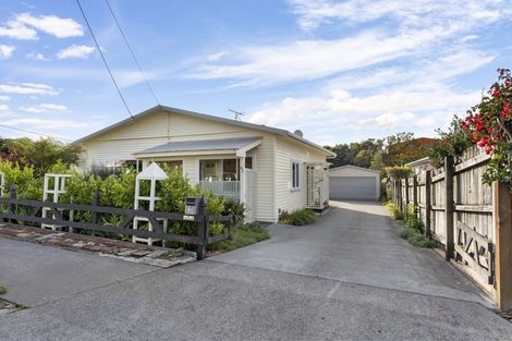 Photo of property in 42 Gaine Street, New Plymouth, 4310