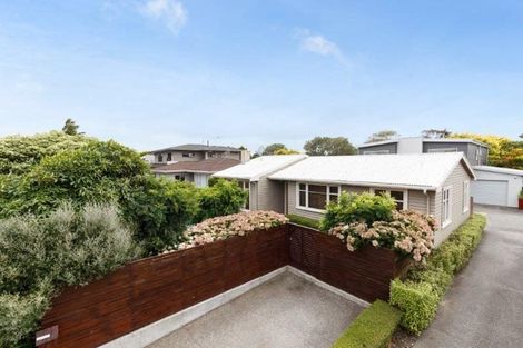 Photo of property in 16 Salisbury Avenue, Terrace End, Palmerston North, 4410