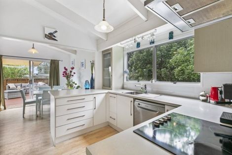 Photo of property in 2 Endeavour Avenue, Welcome Bay, Tauranga, 3112