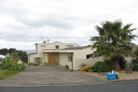 Photo of property in 1442 Whangaparaoa Road, Army Bay, Whangaparaoa, 0930