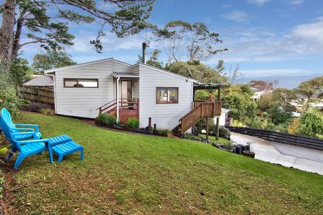 Photo of property in 43 Adam Sunde Place, Glen Eden, Auckland, 0602