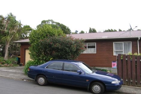 Photo of property in 18 Bloomsbury Grove, Newlands, Wellington, 6037