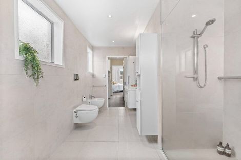 Photo of property in 13a The Terrace, Takapuna, Auckland, 0622