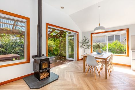 Photo of property in 254 Muritai Road, Eastbourne, Lower Hutt, 5013