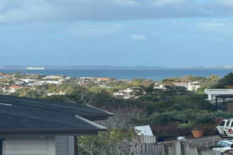Photo of property in 1b Adelie Place, Murrays Bay, Auckland, 0630