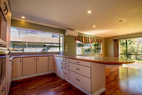 Photo of property in 102 Pacific Drive, Fitzherbert, Palmerston North, 4410