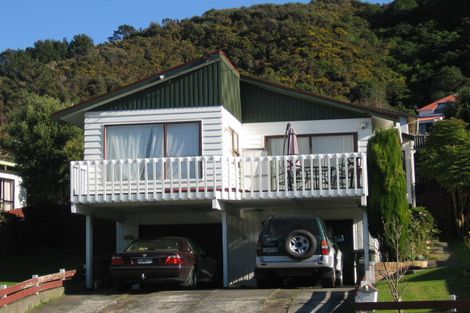 Photo of property in 154 George Street, Stokes Valley, Lower Hutt, 5019