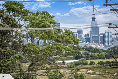 Photo of property in 2a Wesley Street, Devonport, Auckland, 0624