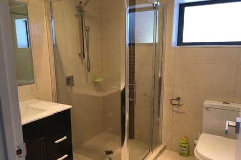 Photo of property in 565a Glenfield Road, Glenfield, Auckland, 0629