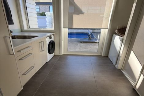 Photo of property in 7 Dorchester Place, Orewa, 0931