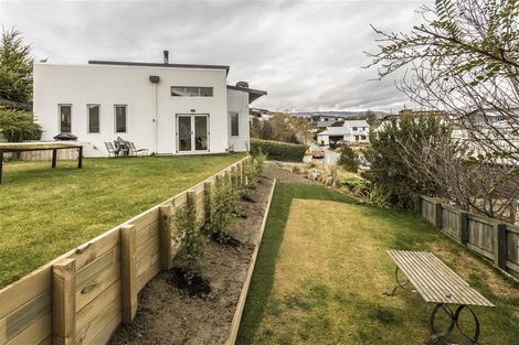 Photo of property in 5b Hogan Lane, Wanaka, 9305