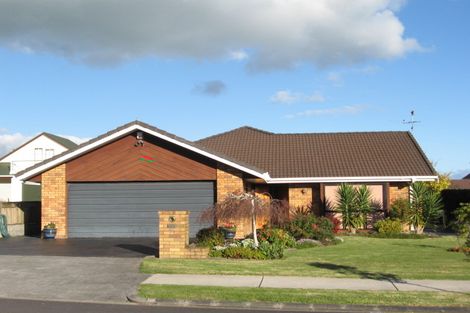 Photo of property in 37 Lemonwood Place, The Gardens, Auckland, 2105