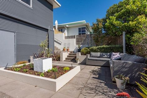 Photo of property in 9 Caughley Grove, Karori, Wellington, 6012